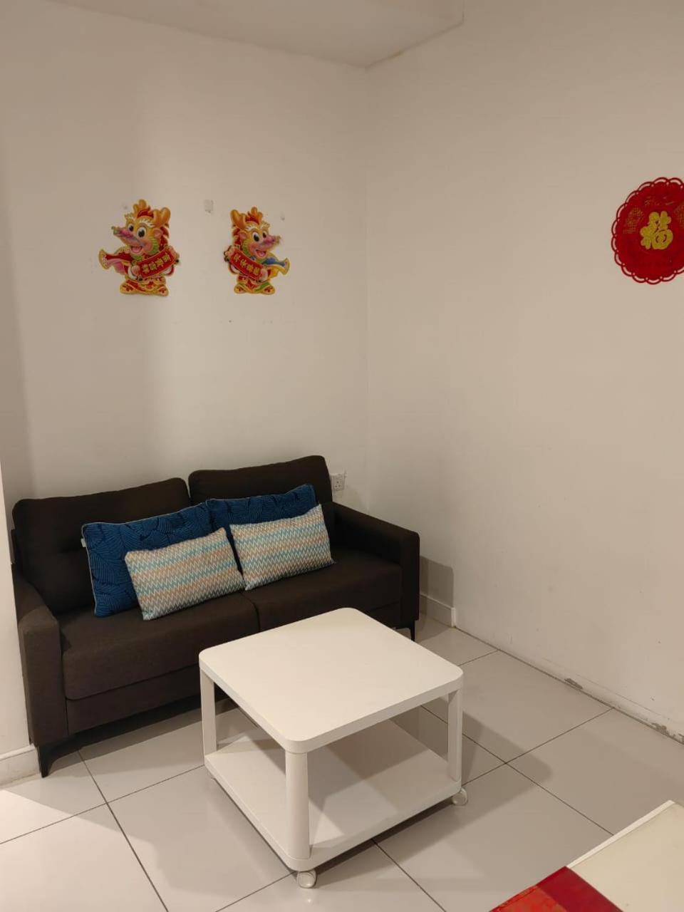 Homezstay Soho Timesquare Miri Buitenkant foto